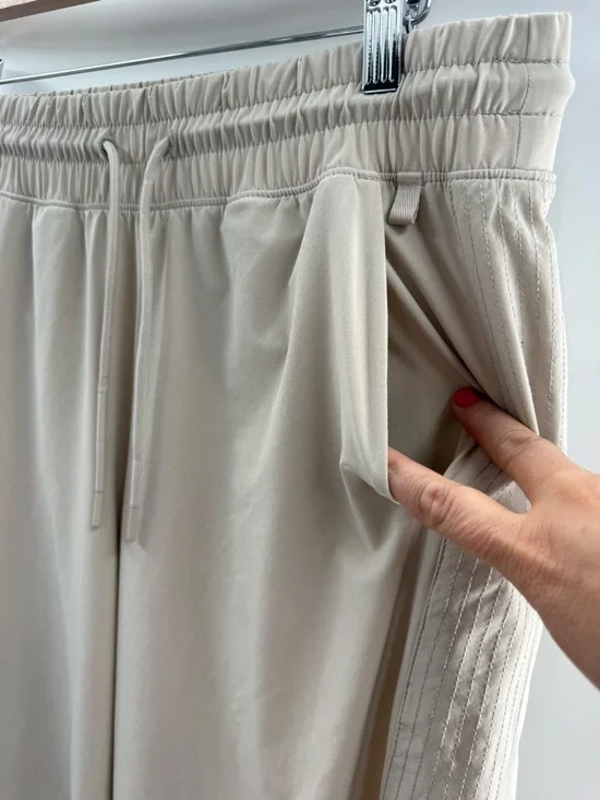 Athleta Avenue Wide Leg Crop Pant Relaxed Fit Lightweight Stretch Cream Size 12 - Picture 5 of 11